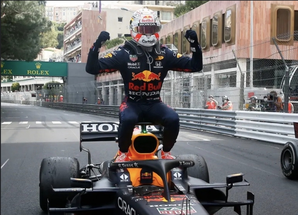 فيرستابن يفوز بجولة "موناكو" ويتصدر بطولة العالم للسائقين "مؤقتاً"