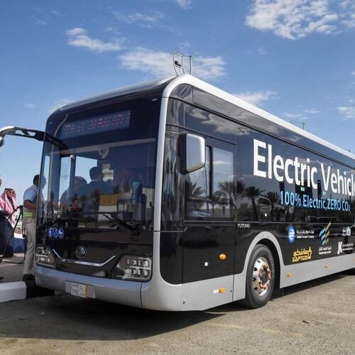 هيئة النقل تعلن تدشين أول حافلة نقل عام كهربائية في جدة