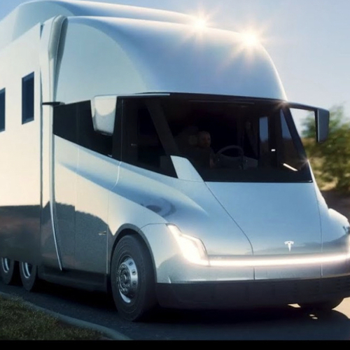 باستثمارات بقيمة 3.6 مليار دولار .. تسعى (تسلا  TESLA) لإنتاج شاحنتها (Tesla Semi Truck