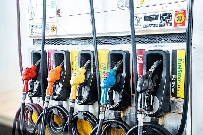 زيادة اسعار البنزين في مصر  بنزين 92 بسعر 10,25