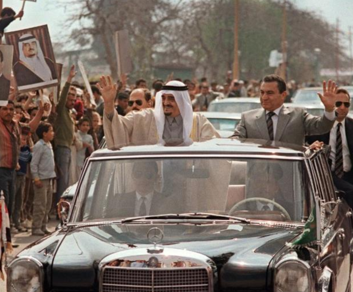 تعرف على سيارات الرئيس المصري الراحل محمد حسني مبارك