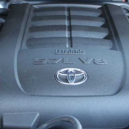 تويوتا ستوقف إنتاج محركات V8 للاندكروزر وتندرا