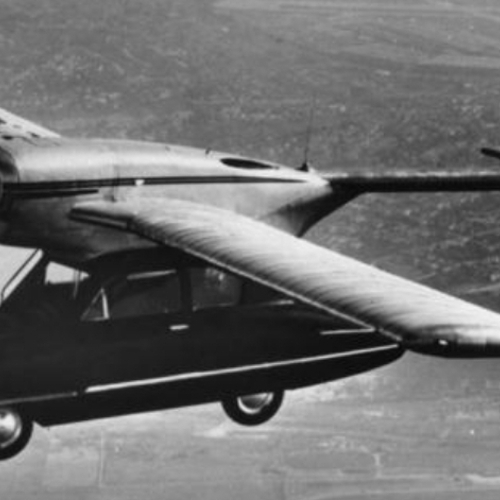من التحطم إلى المتحف: صور تروي تاريخ السيارات الطائرة