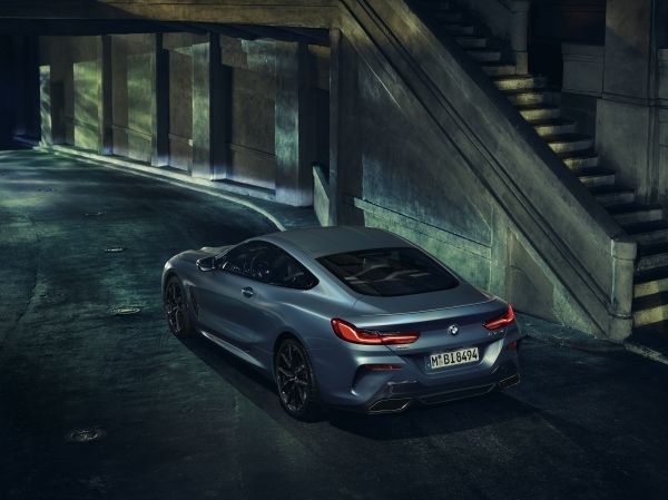 Exclusive position in the front row of the grid: The BMW M850i xDrive Coupe First Edition.