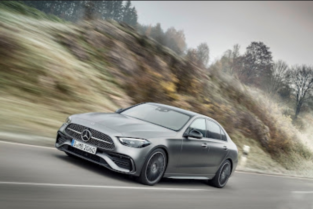 مرسيدس-بنز تقدم السيارة C-Class الجديدة كليًا في السوق المصرى