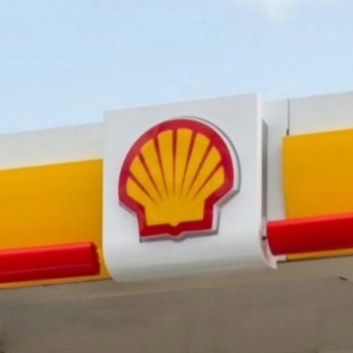 شركة شل تقرر الاستمرار في شراء النفط الروسي بسعر مخفض