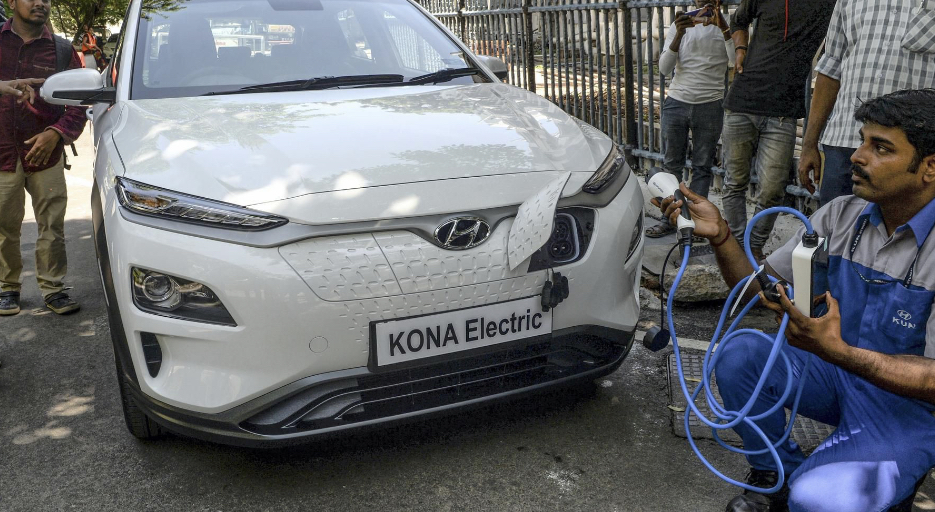 توقعات بارتفاع مبيعات السيارات الكهربائية في الهند 2000% بحلول 2027