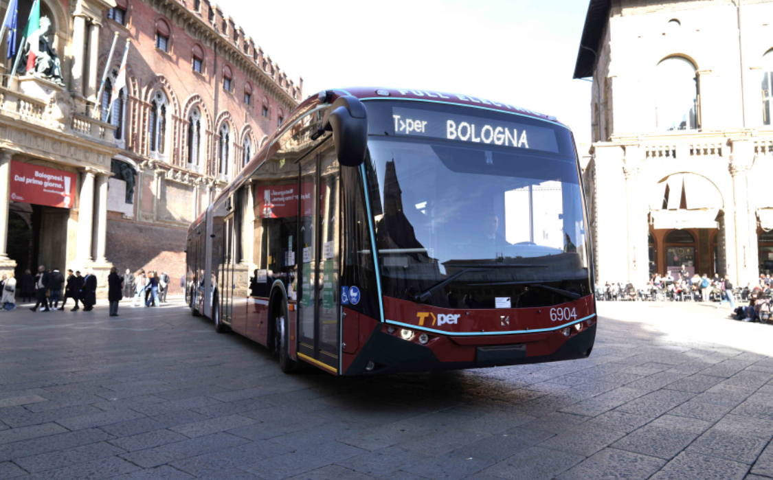 كارسان التركية تقدم حافلات e-ATA بطول 18 متر والتي ستقدم خدمة النقل داخل بولونيا بإيطاليا
