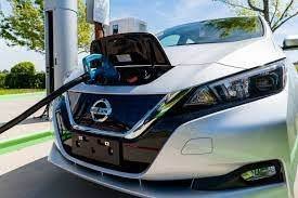 ثورة صناعة السيارات الكهربائية الي اين