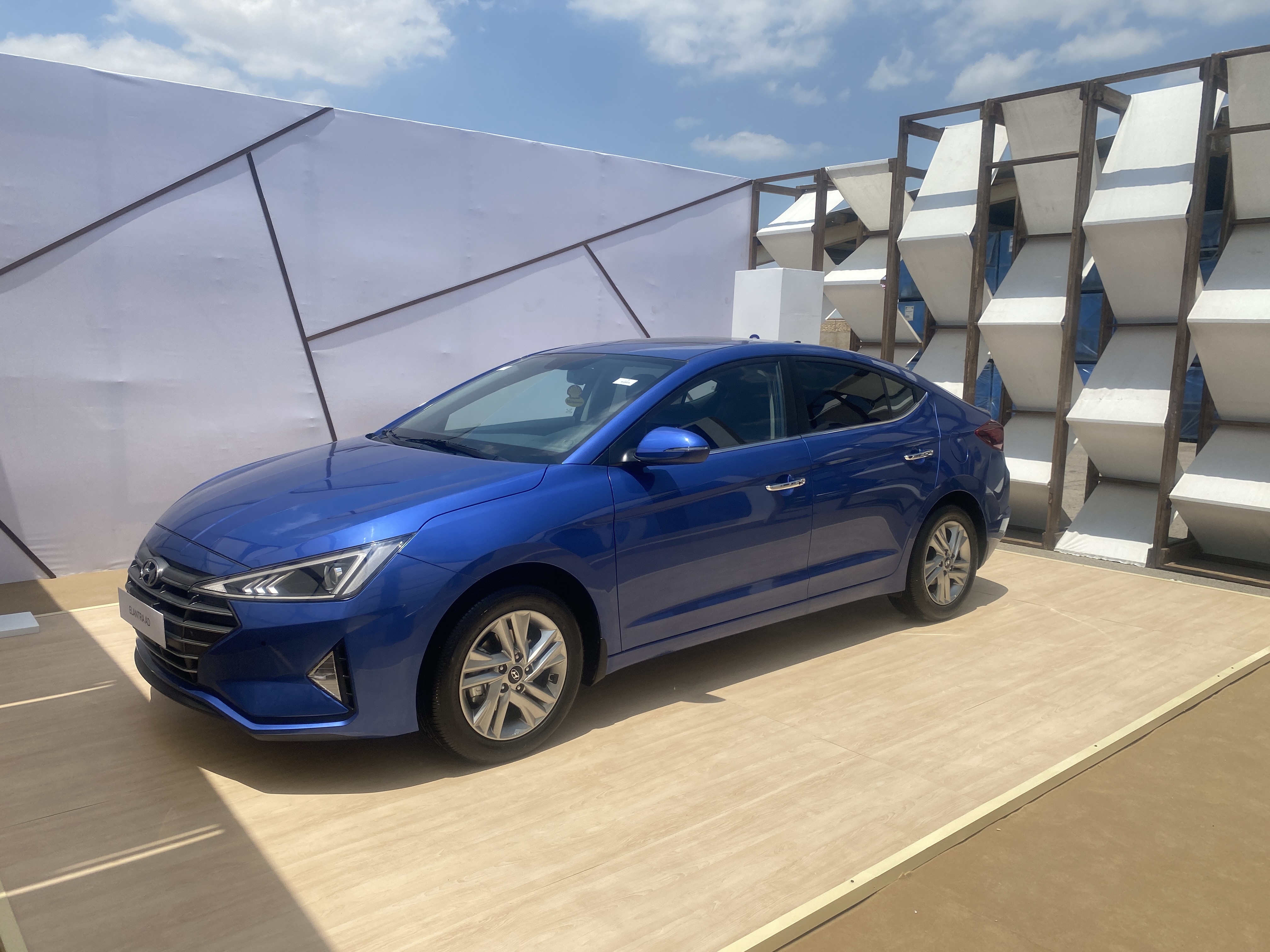 جي بي أوتو ترفع الستار عن سيارةFL Hyundai Elantra AD بعد تجميعها محلياً في السوق المصري