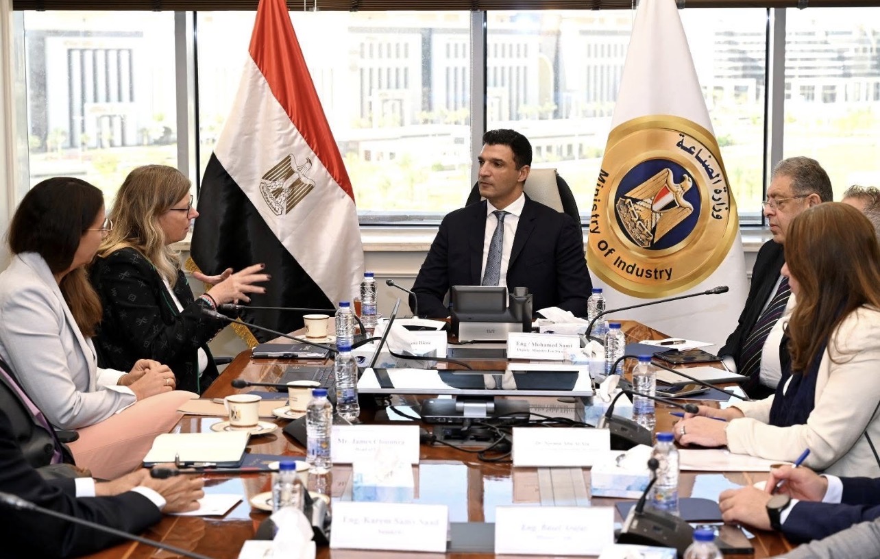 وزير الصناعة يبحث مع وفد شركة فولكس فاجن خطط الشركة للتوسع في صناعة السيارات في مصر خلال الفترة المقبلة