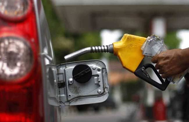 انخفاض أسعار البنزين 25 قرش  عن الأسعار الحالية